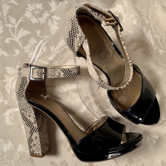 BCBG Paris Black Patent Leather Snake Print Sandal - Picture 3 of 3